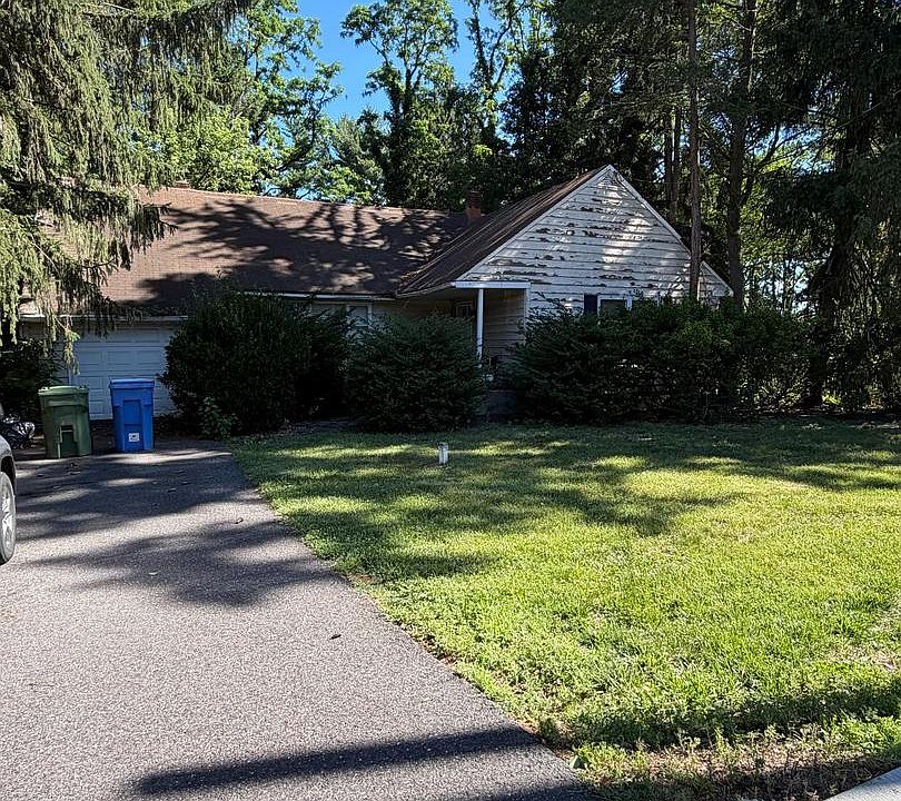 1st image of 1930 Greentree Rd