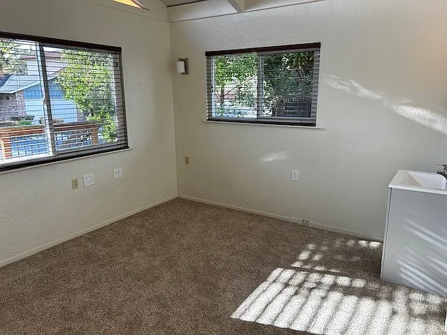 632 Middlefield Dr — Photo 8