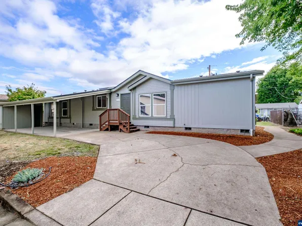 2060 Pippin St NE, Salem, OR 97305