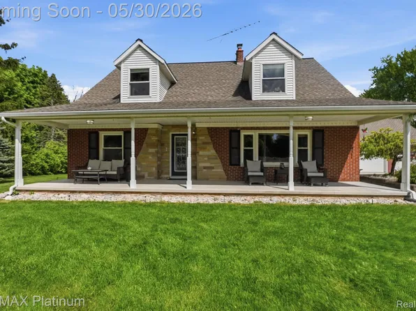11025 Hamburg Rd, Whitmore Lake, MI 48189