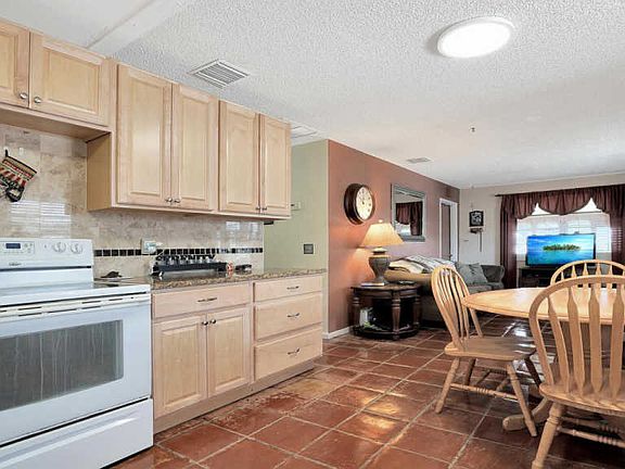 5th image of 1418 Tropical Dr