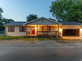 210 Hemphill St, Carlinville, IL 62626