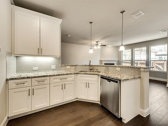 3rd image of 3609 Harebell Dr