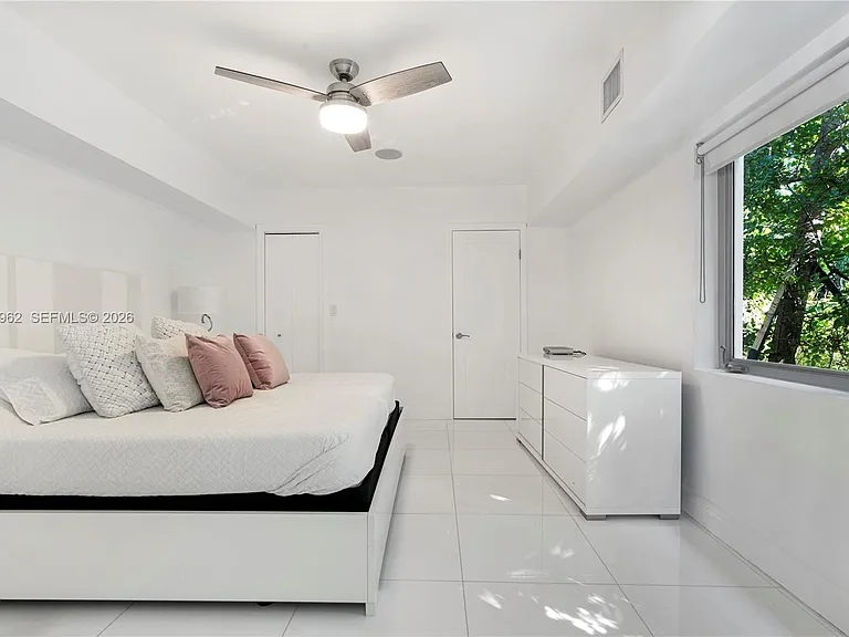 9380 Bay Dr — Photo 38