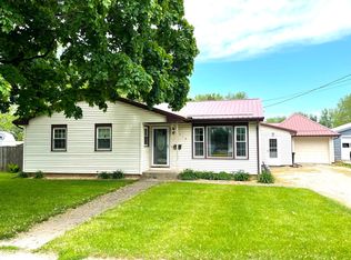 719 E 3rd St, Sandwich, IL 60548