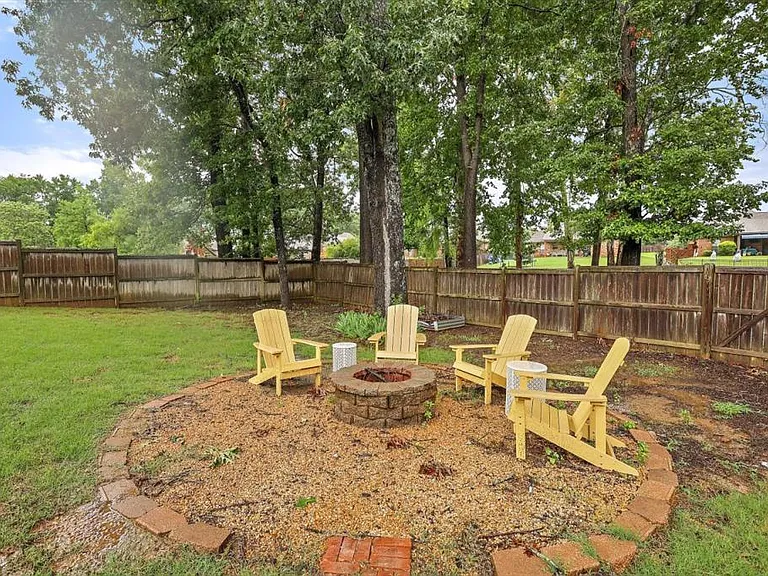 131 Stillhouse Creek Dr — Photo 26