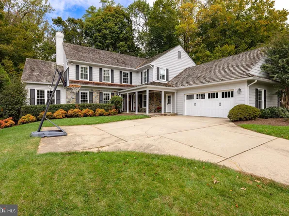 10405 Bridle Ln, Rockville, MD 20854