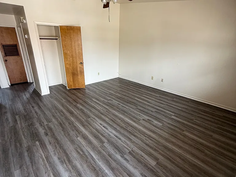 208 Veterans Ave — Photo 1
