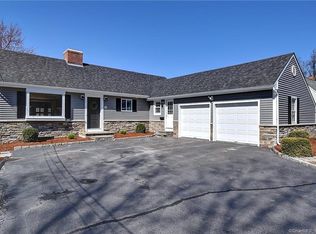 15 Holly Ln, Wethersfield, CT 06109