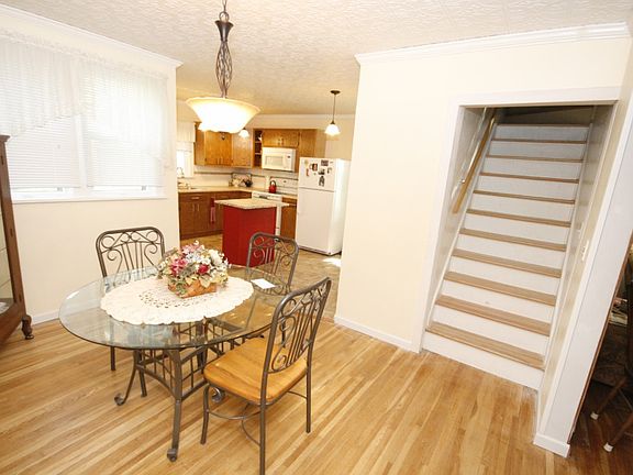 5th image of 316 W Caledonia Ave