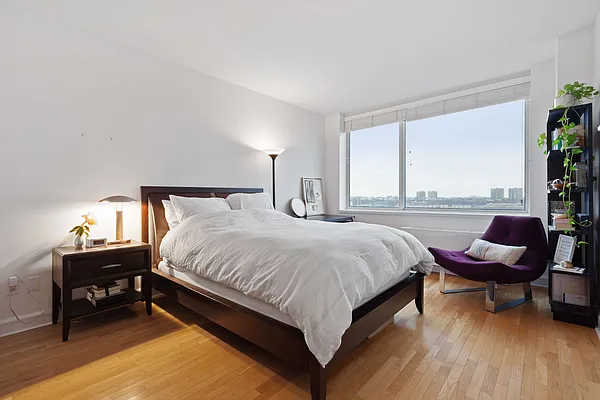 Sold by Compass | media 3