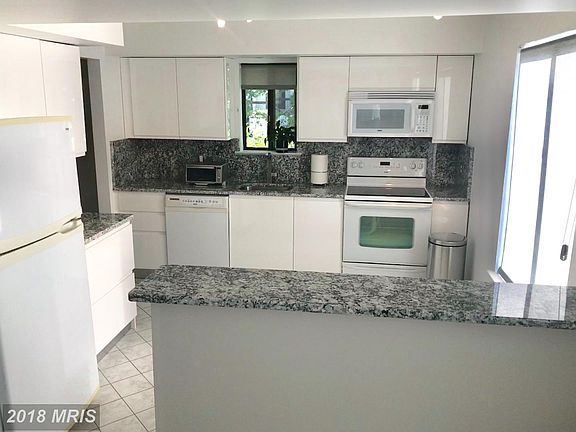 5th image of 10648 Muirfield Dr