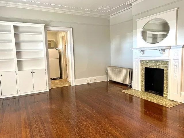 1st image of 3 E Wall St APT 2
