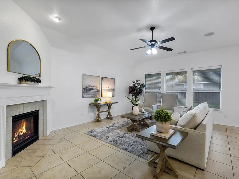 7014 Spruce View Ct — Photo 6