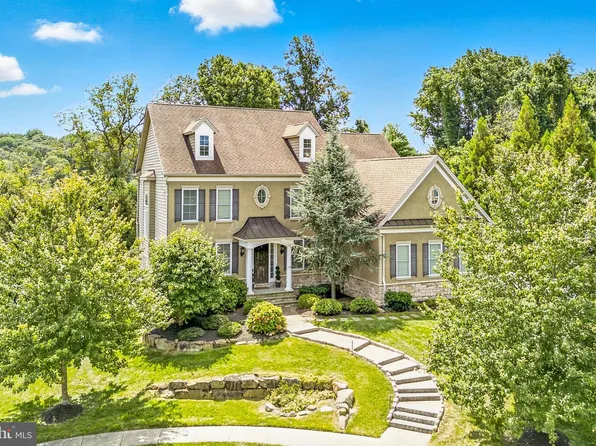 24 Oakmont Cir, Glen Mills, PA 19342