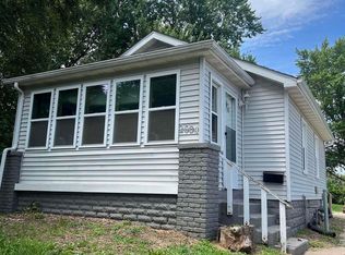 2004 Iowa Ave, Clinton, IA 52732