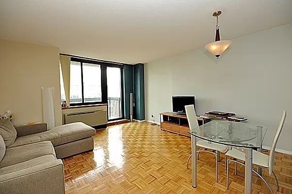 1st image of 250 E 40th St APT 32F