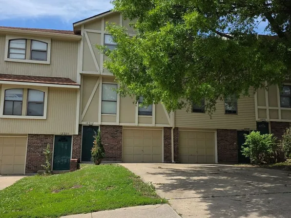 18902 Manor Dr, Independence, MO 64058