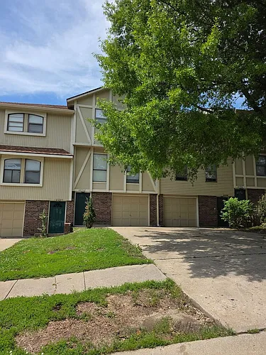 18902 Manor Dr Photo 1