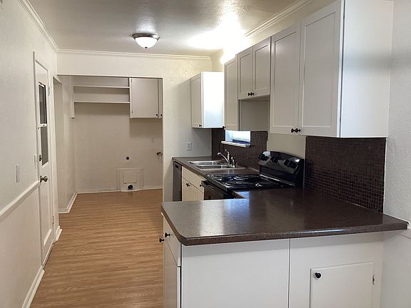 4th image of 2020 Robinwood Dr