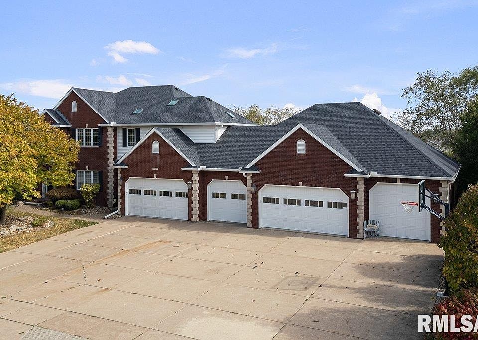 1st image of 2924 E 45th Ct