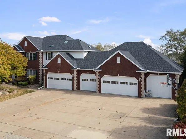 2924 E 45th Ct, Davenport, IA 52807