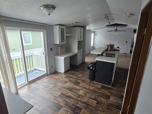 4th image of 834 Harolds Rd