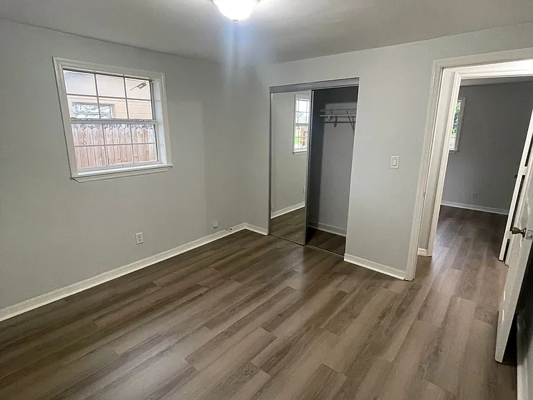 6022 W Clifton St — Photo 8