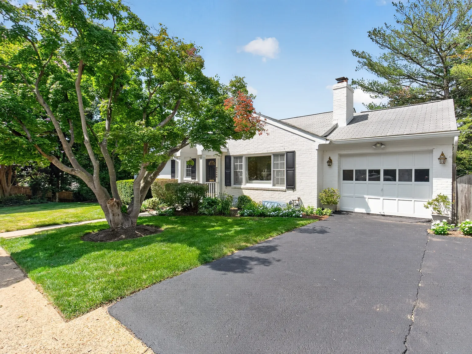 4 bed, 3159 sqft, $5,500 — Photo 3