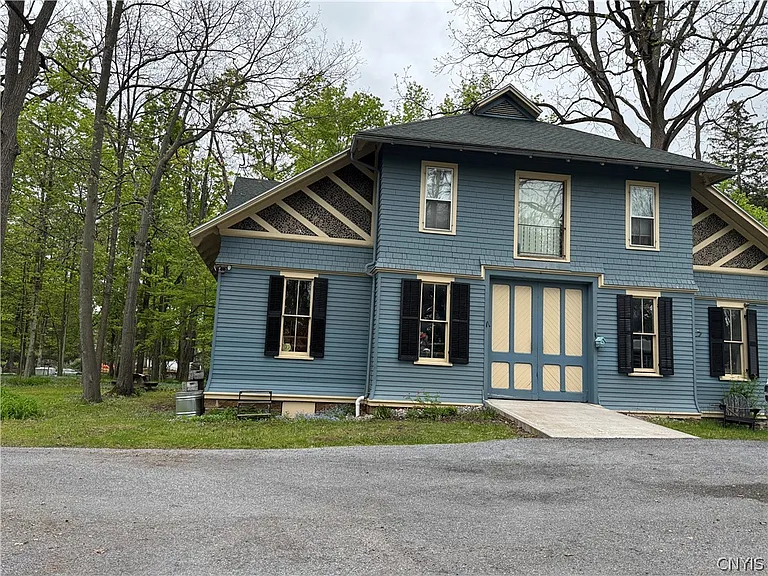 19 Chestnut St — Photo 12