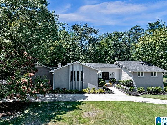 4th image of 2601 Creekview Dr