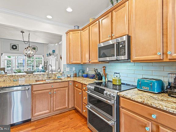 3rd image of 36325 Ridgeshore Ln
