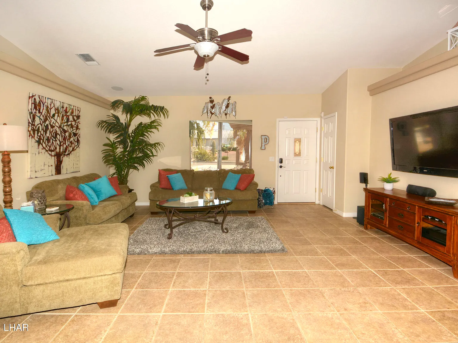 3 bed, 2.0 bath, 1550 sqft, $2,900 — Photo 3