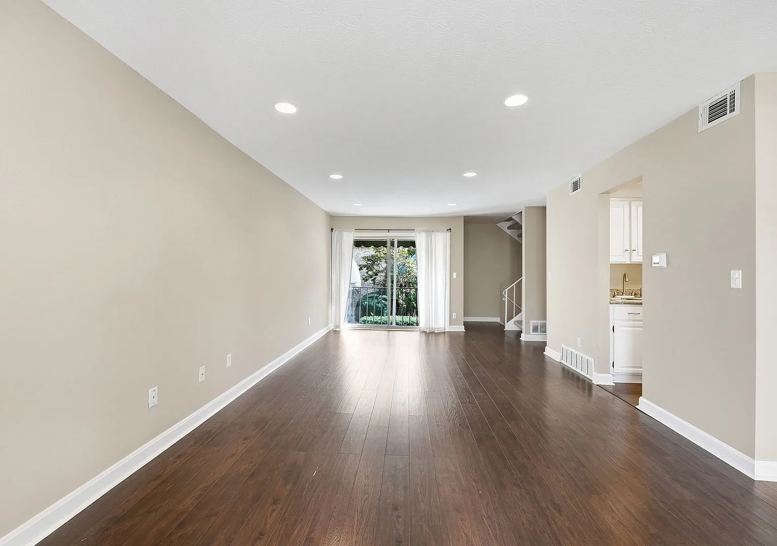 1226 Ashland Ave — Photo 4