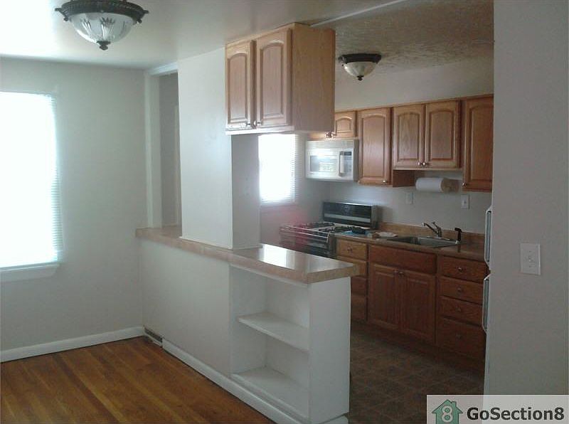 2nd image of 905 Dalton Ave