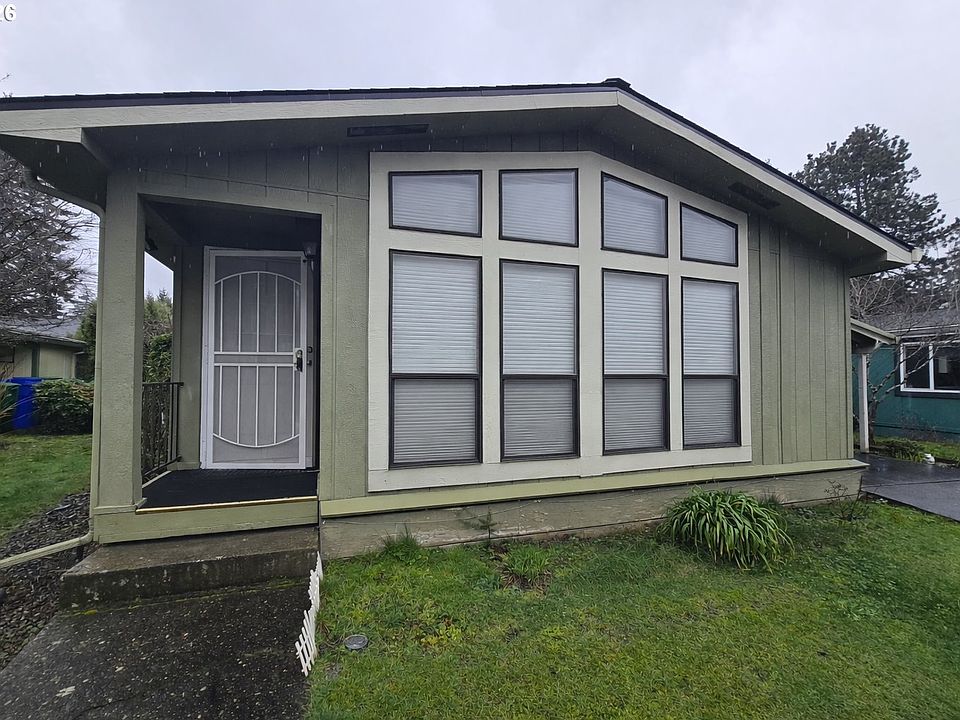 1st image of 17442 NE Glisan St #2