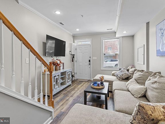 4th image of 2214 Cambridge St