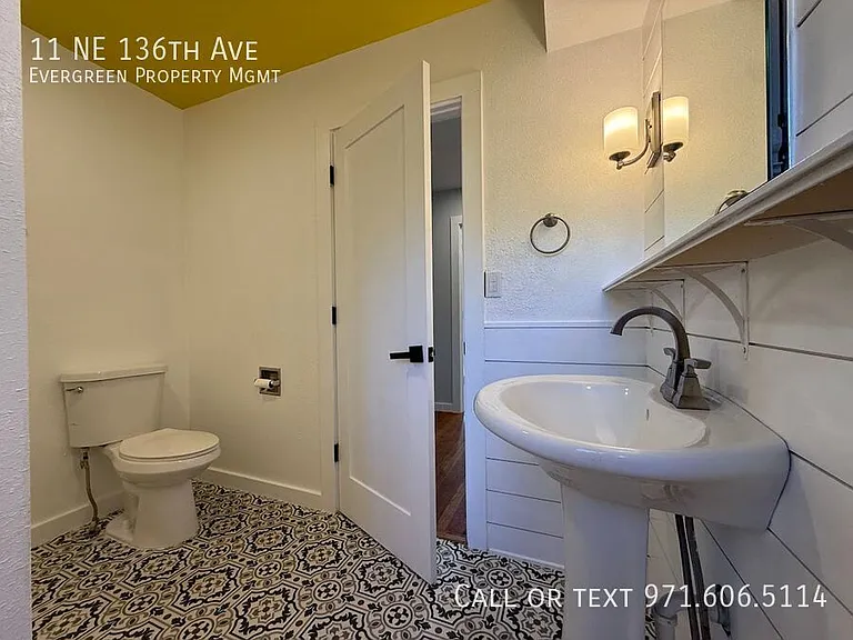 11 NE 136th Ave — Photo 14