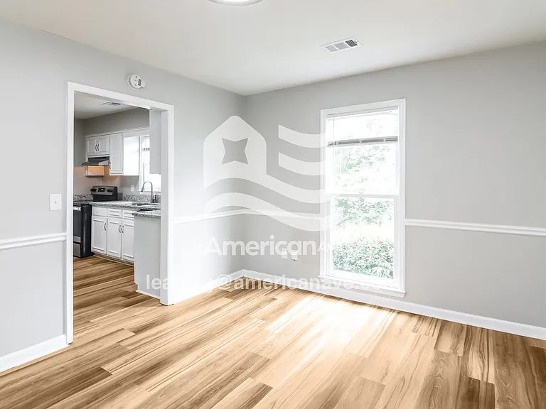 1179100_002_dining_room_3.jpg