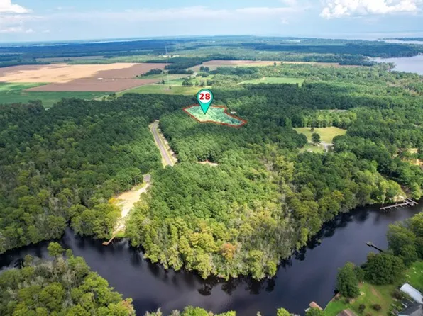 28 Mariners Ct #28, Hertford, NC 27944