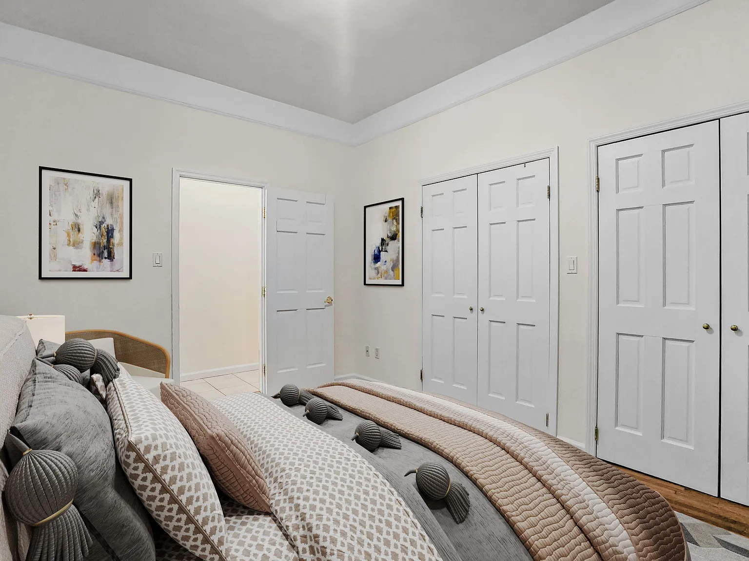 425 West Broadway — Photo 4