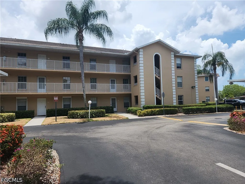 2 bed, 2.0 bath, 1442 sqft, $1,900 — Photo 1