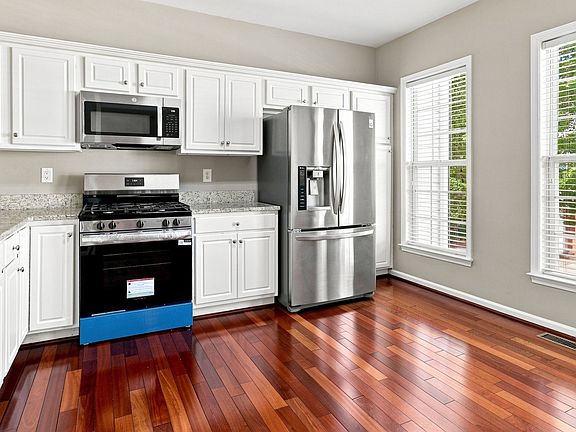 5th image of 3389 Lathenview Ct