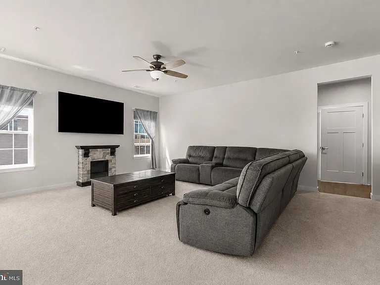 110 Greybull Ln — Photo 3