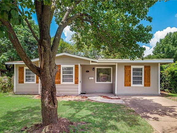 2nd image of 2821 Elm Park