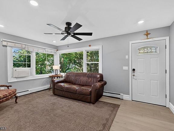 3rd image of 9 Oliver Rd