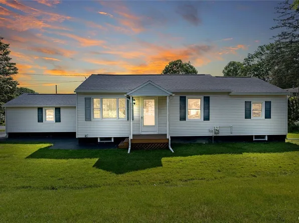 (undisclosed Address), Camillus, NY 13031