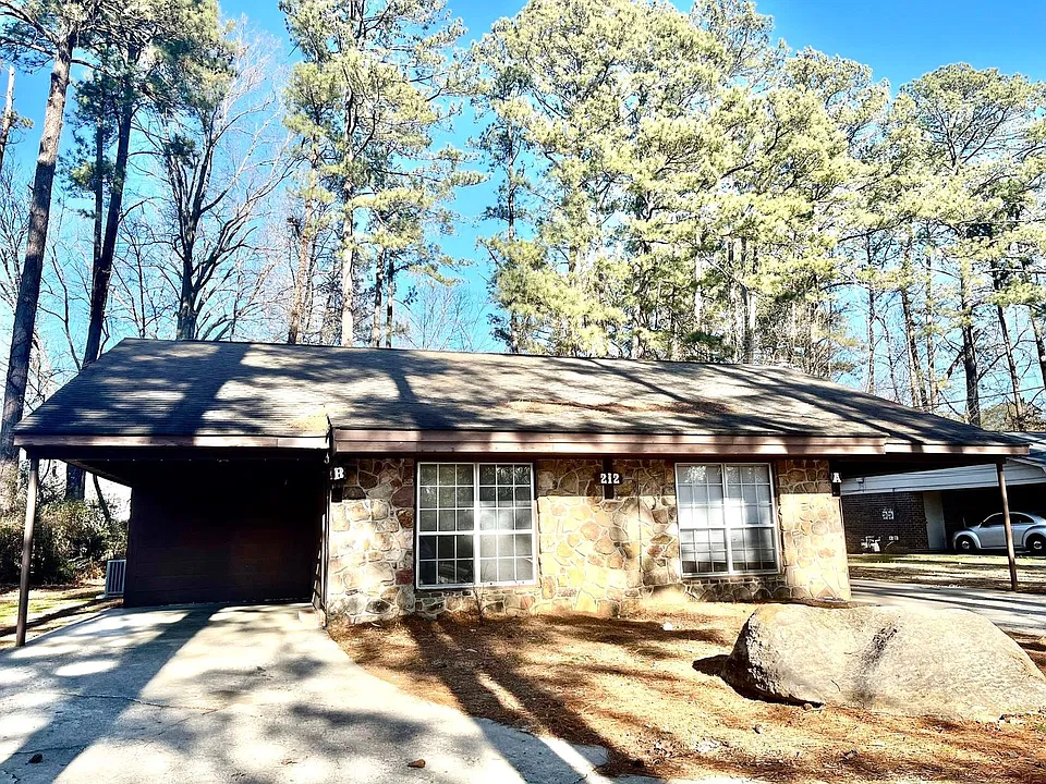 212B Huffaker Rd NW