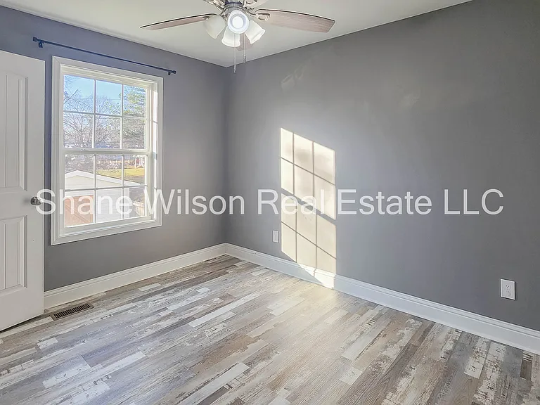 1412 Stevenson Dr — Photo 9