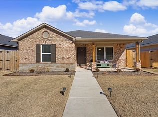 3175 E Saline Aly, Fayetteville, AR 72701